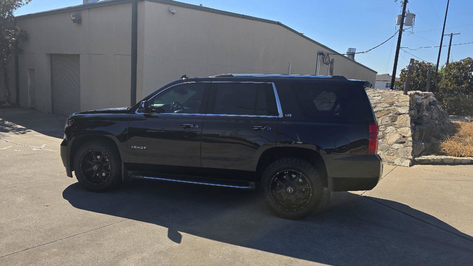 Used 2015 Chevrolet Tahoe LTZ AWD/4WD image 2