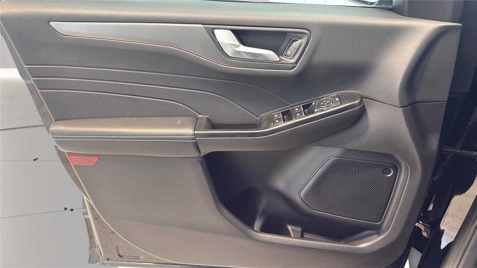 New 2025 Ford Escape PHEV image 20