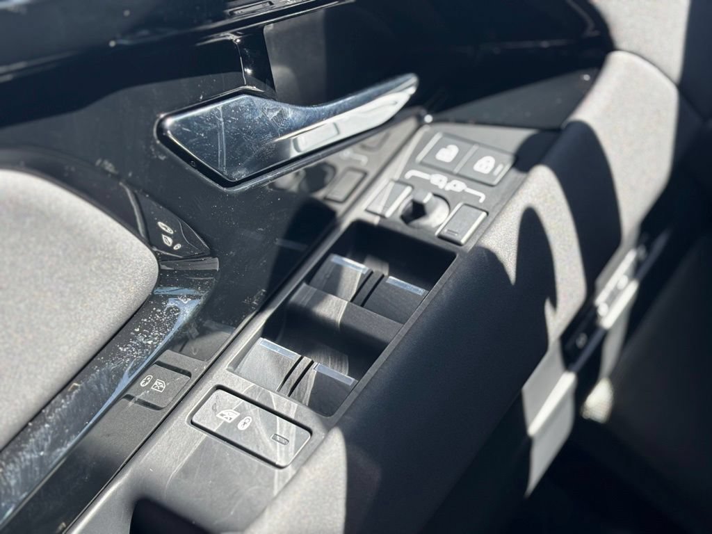 New 2026 Land Rover Range Rover Evoque Dynamic SE AWD/4WD image 11