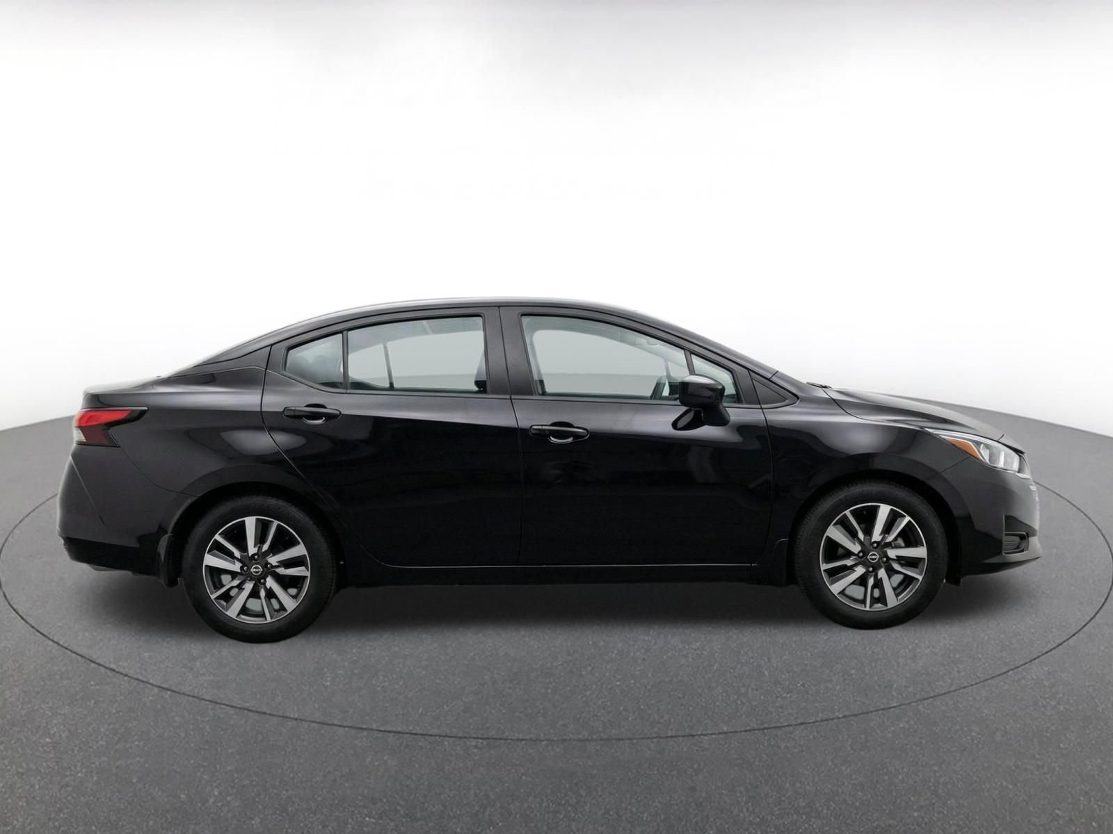 Used 2025 Nissan Versa SV FWD image 14