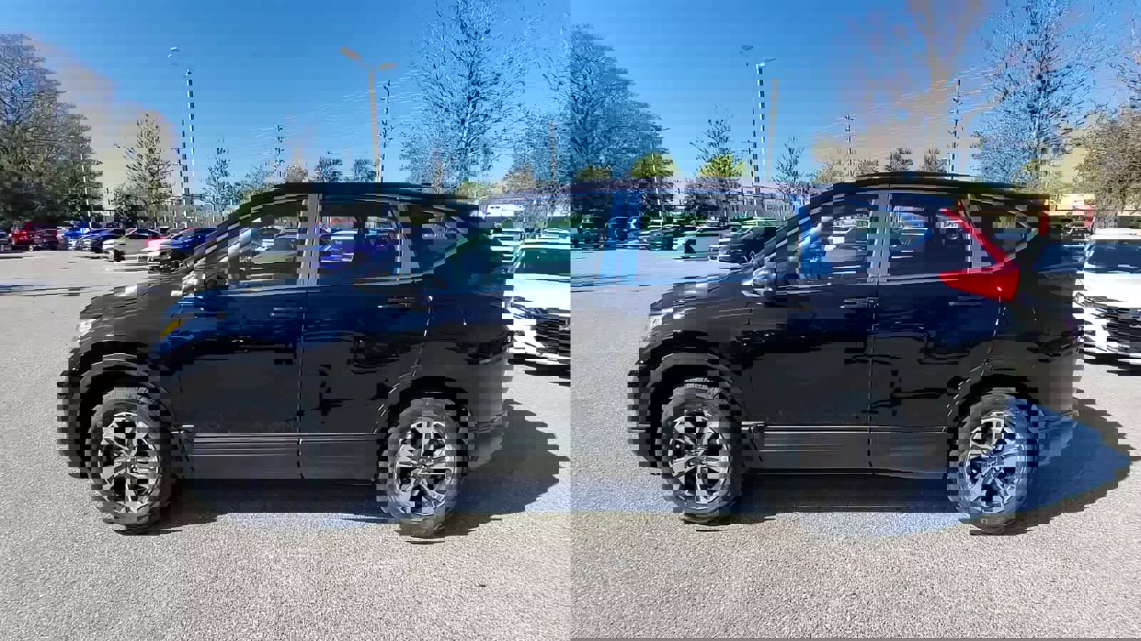 Used 2018 Honda CR-V LX image 5