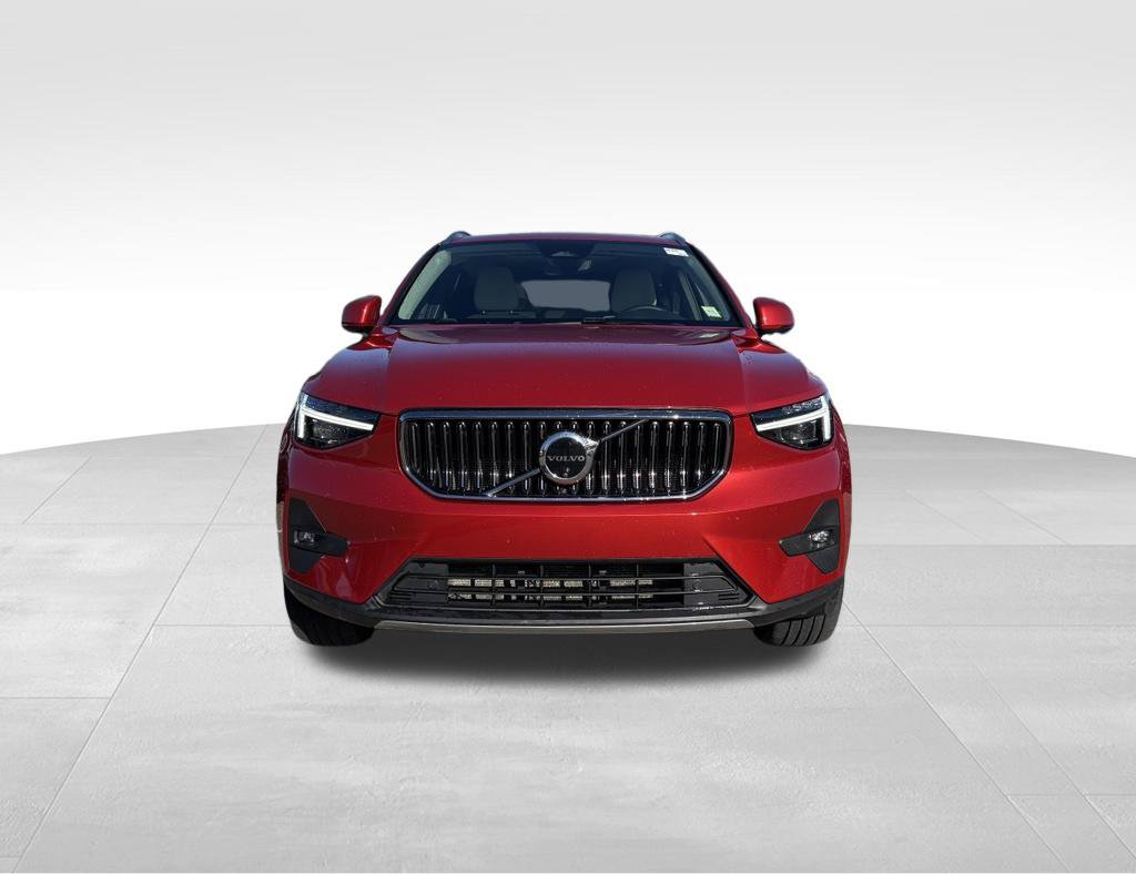 Certified 2024 Volvo XC40 B5 Plus w/ Climate Package AWD/4WD image 5
