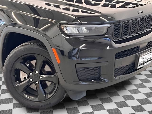Used 2024 Jeep Grand Cherokee L Laredo AWD/4WD image 34