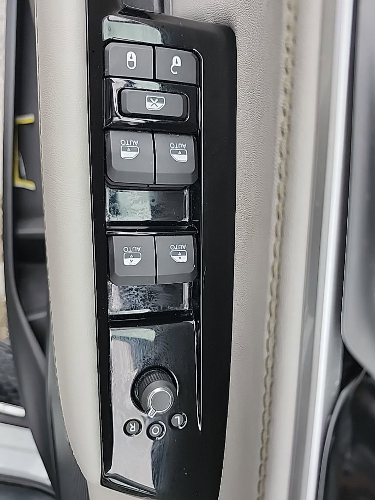 Used 2023 Jeep Wagoneer Series III w/ Preferred Equipment Group image 31