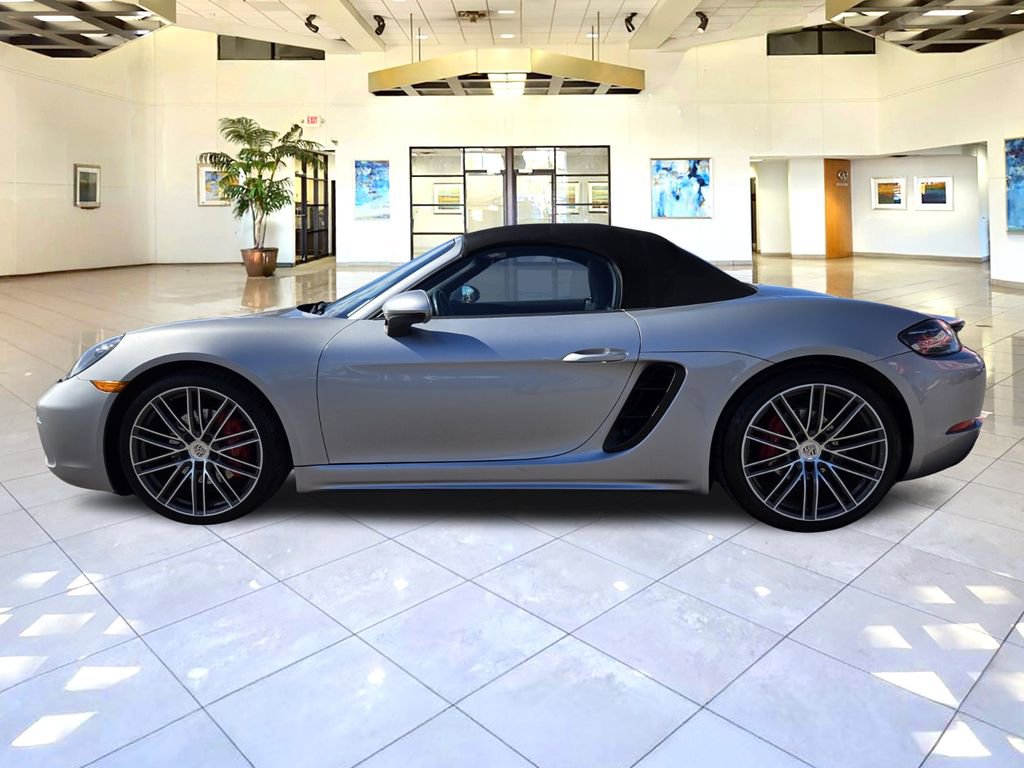 Used 2017 Porsche 718 Boxster S image 4