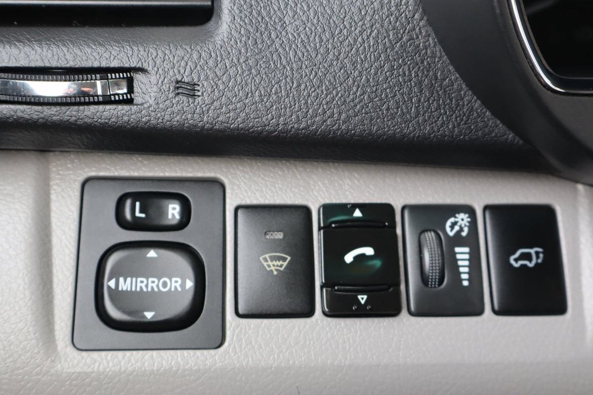 Used 2010 Toyota Highlander 4WD Hybrid image 30