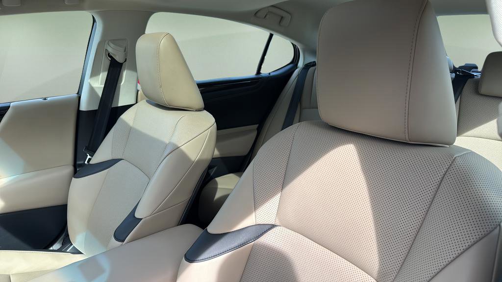 Used 2019 Lexus ES 350 w/ Premium Package FWD image 12