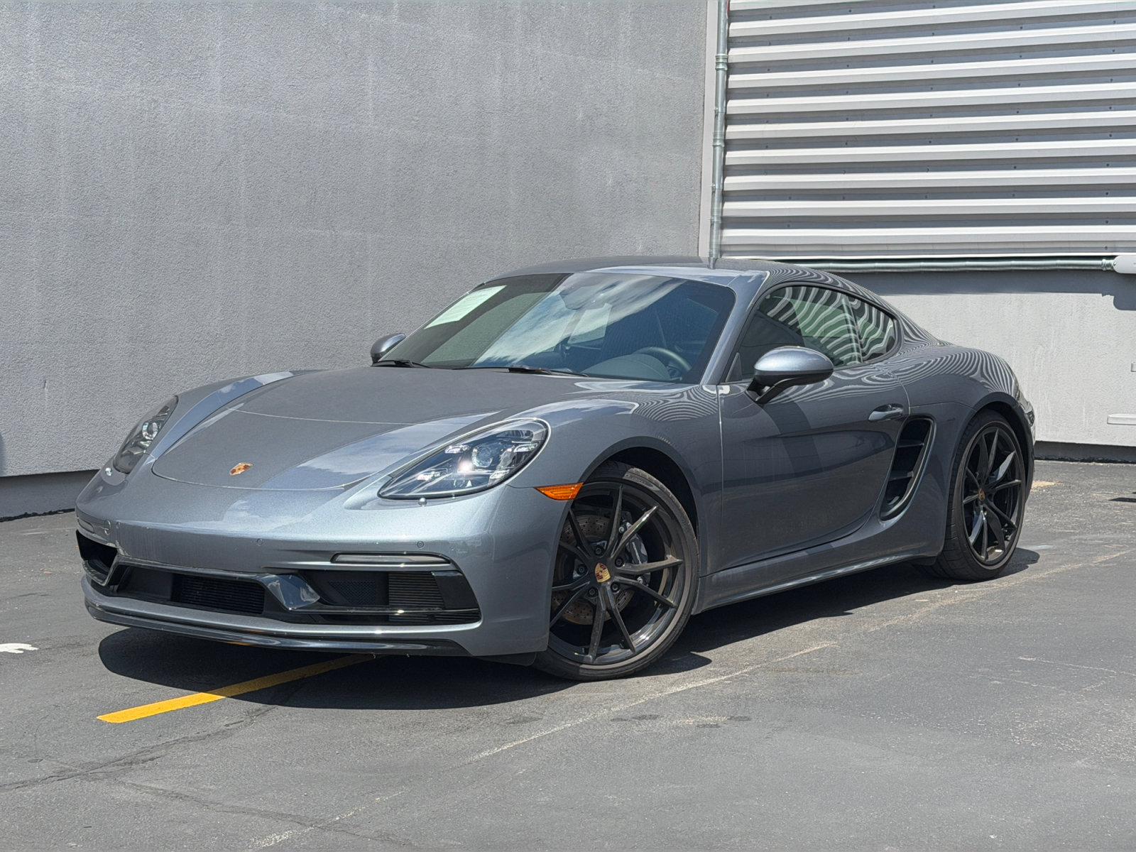 Used 2025 Porsche 718 Cayman RWD image 1