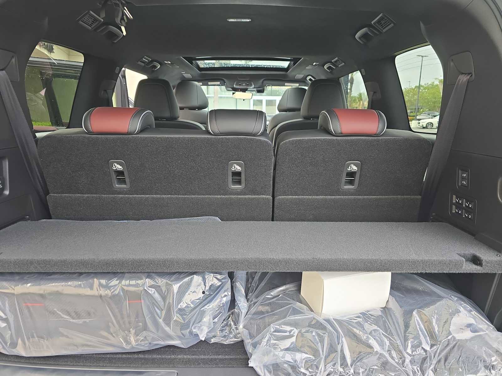 New 2026 INFINITI QX80 Autograph w/ Premium Cargo Package image 29