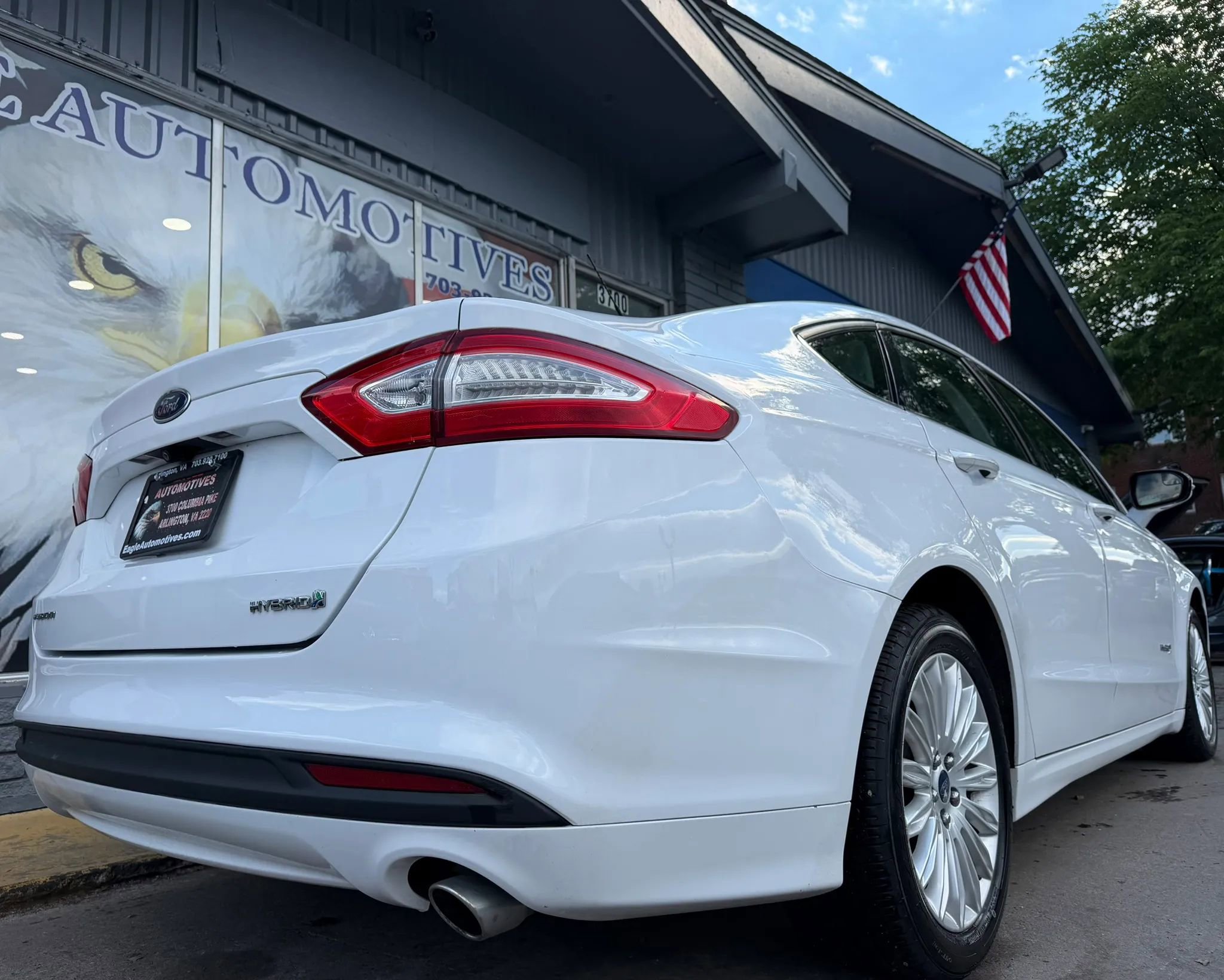 Used 2016 Ford Fusion SE FWD image 3