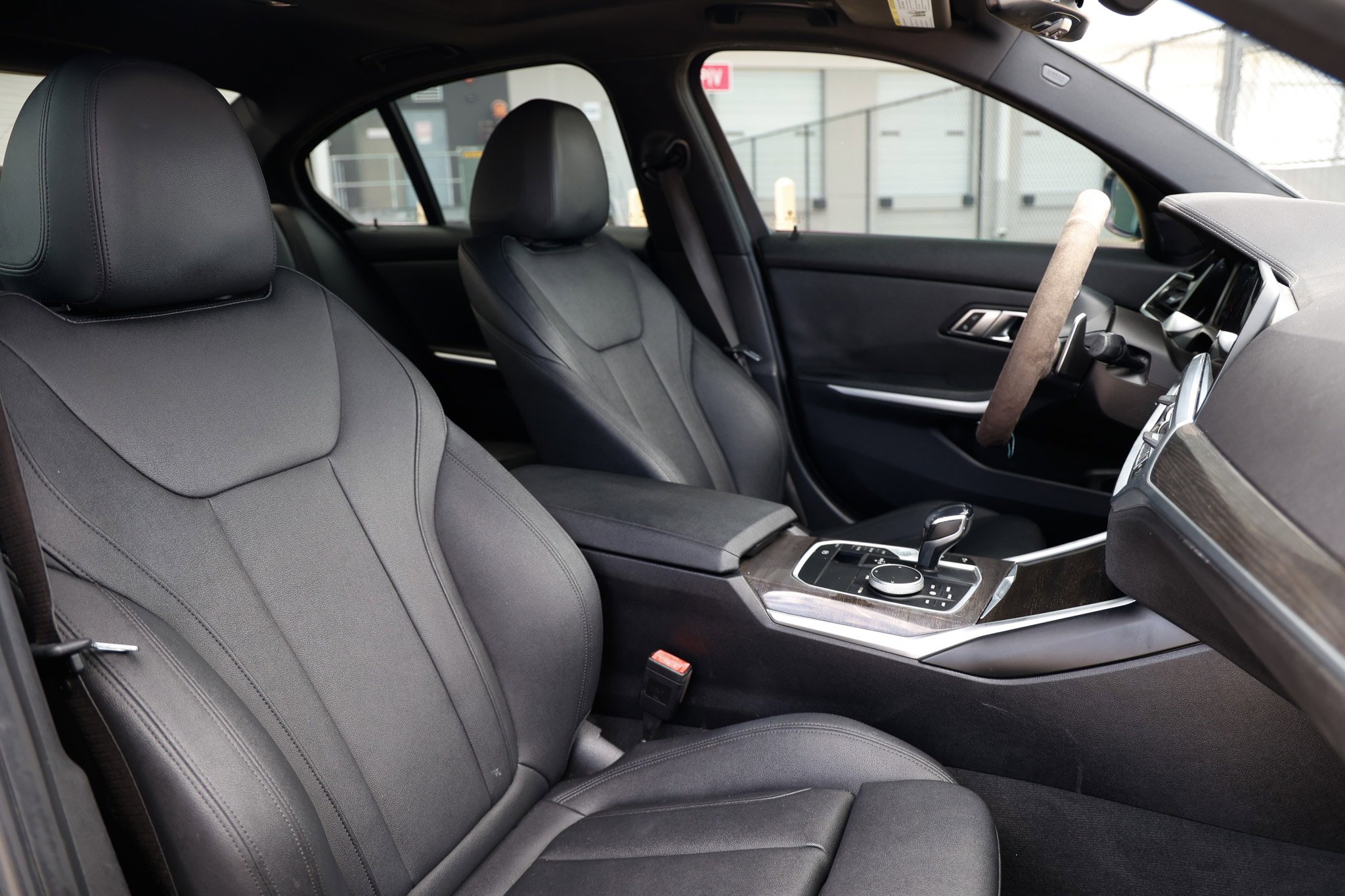 Used 2020 BMW 330i Sedan w/ M Sport Package RWD image 21