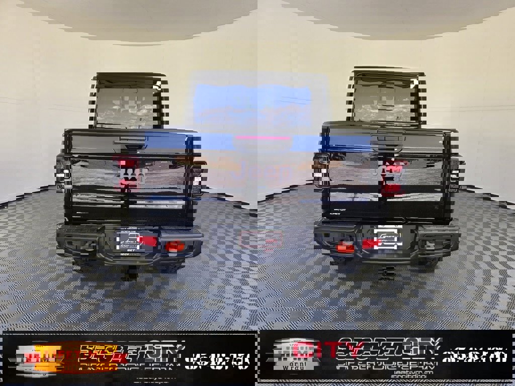 New 2025 Jeep Gladiator Mojave image 6