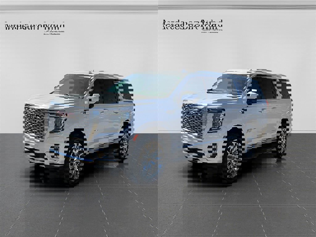 Used 2024 GMC Yukon XL Denali w/ Max Trailering Package image 3