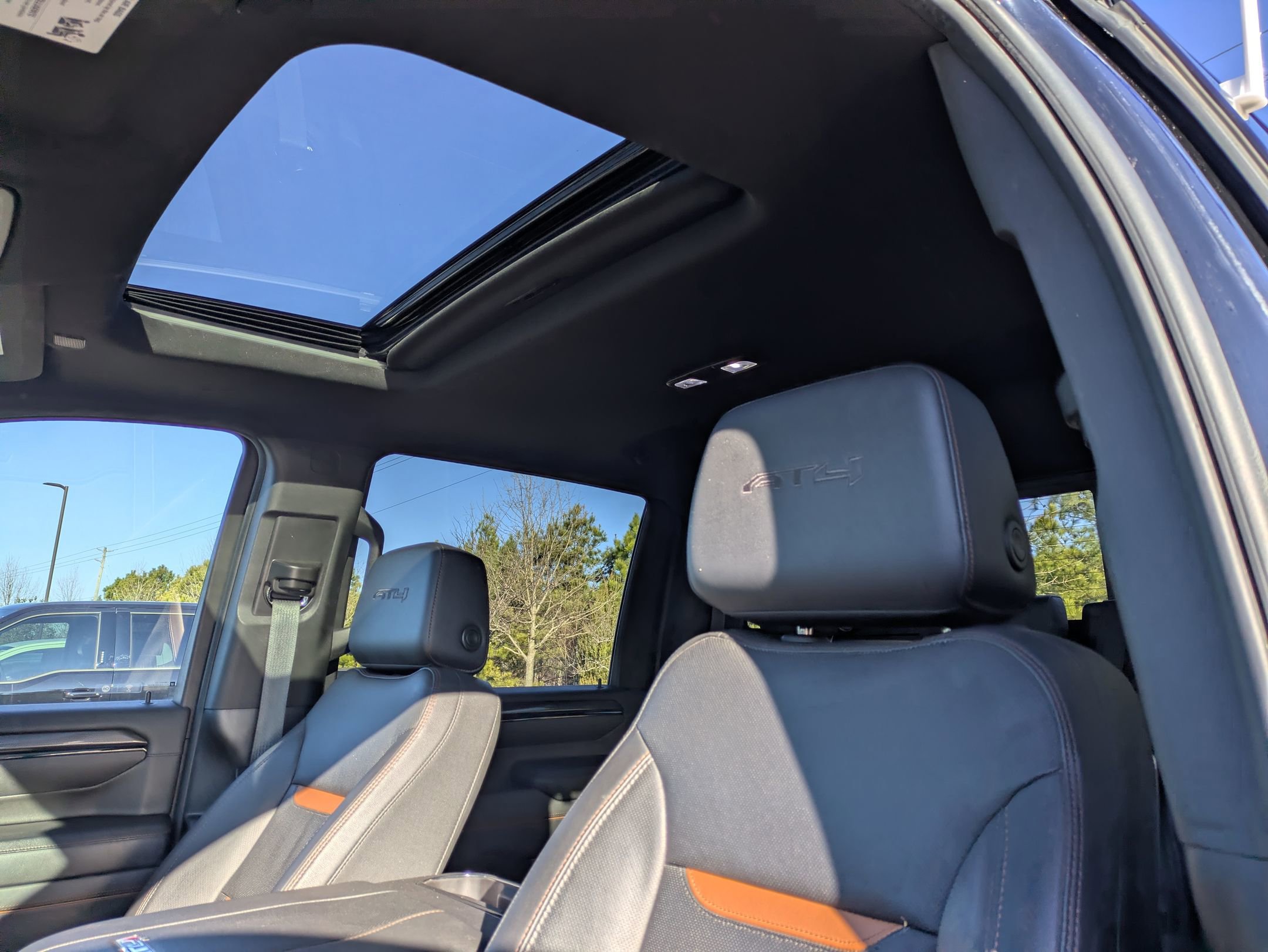 Used 2024 GMC Sierra 2500 AT4 w/ AT4 Premium Plus Package image 26