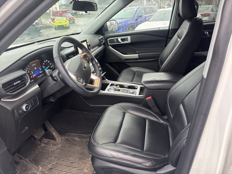 Used 2022 Ford Explorer XLT w/ Equipment Group 202A image 15