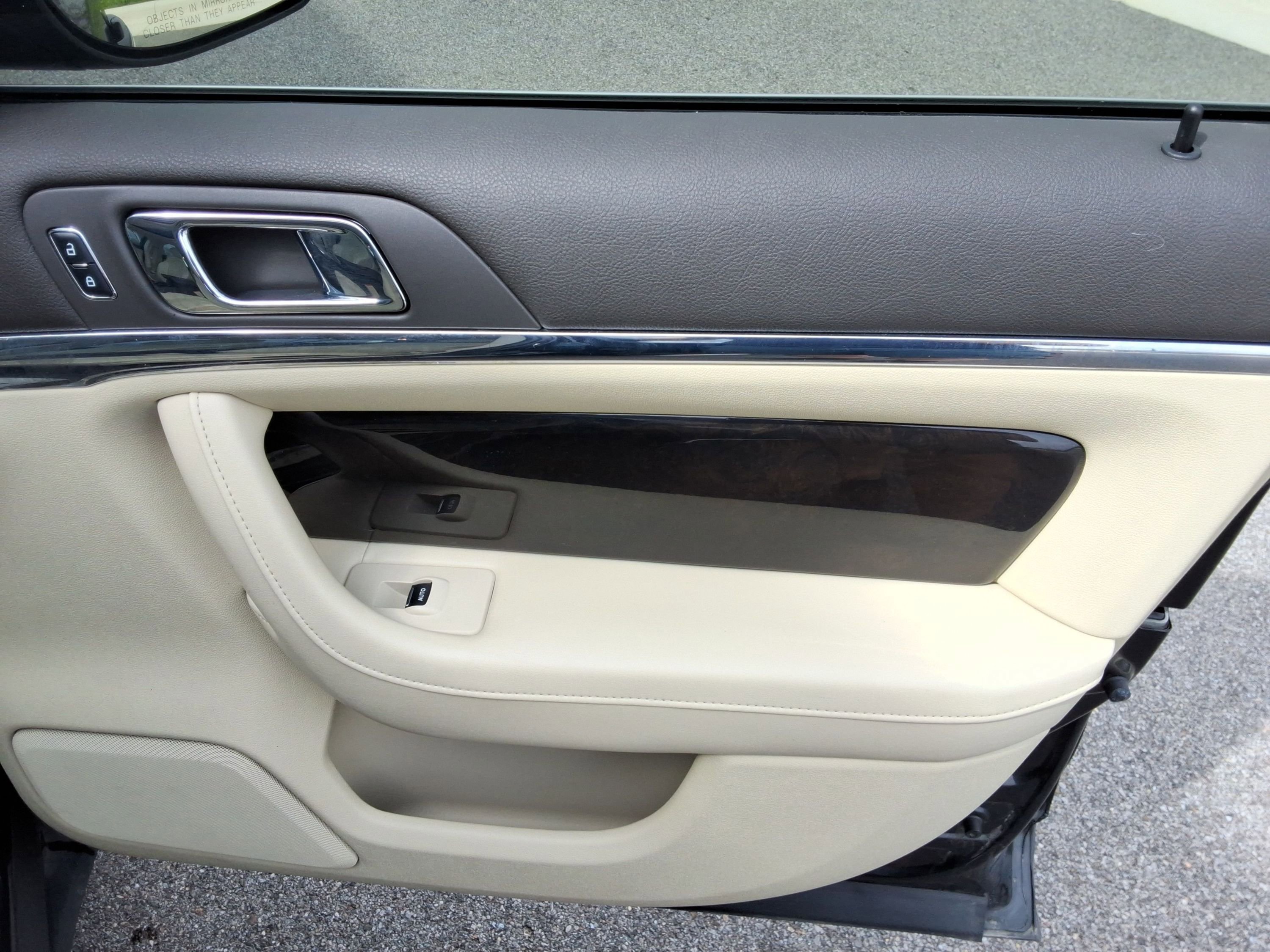 Used 2015 Lincoln MKS AWD w/ Equipment Group 101A image 23