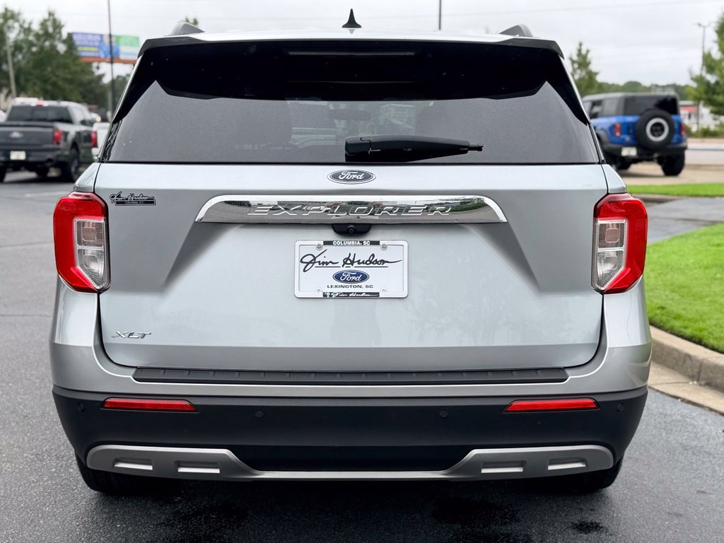 Used 2023 Ford Explorer XLT w/ Equipment Group 202A RWD image 6