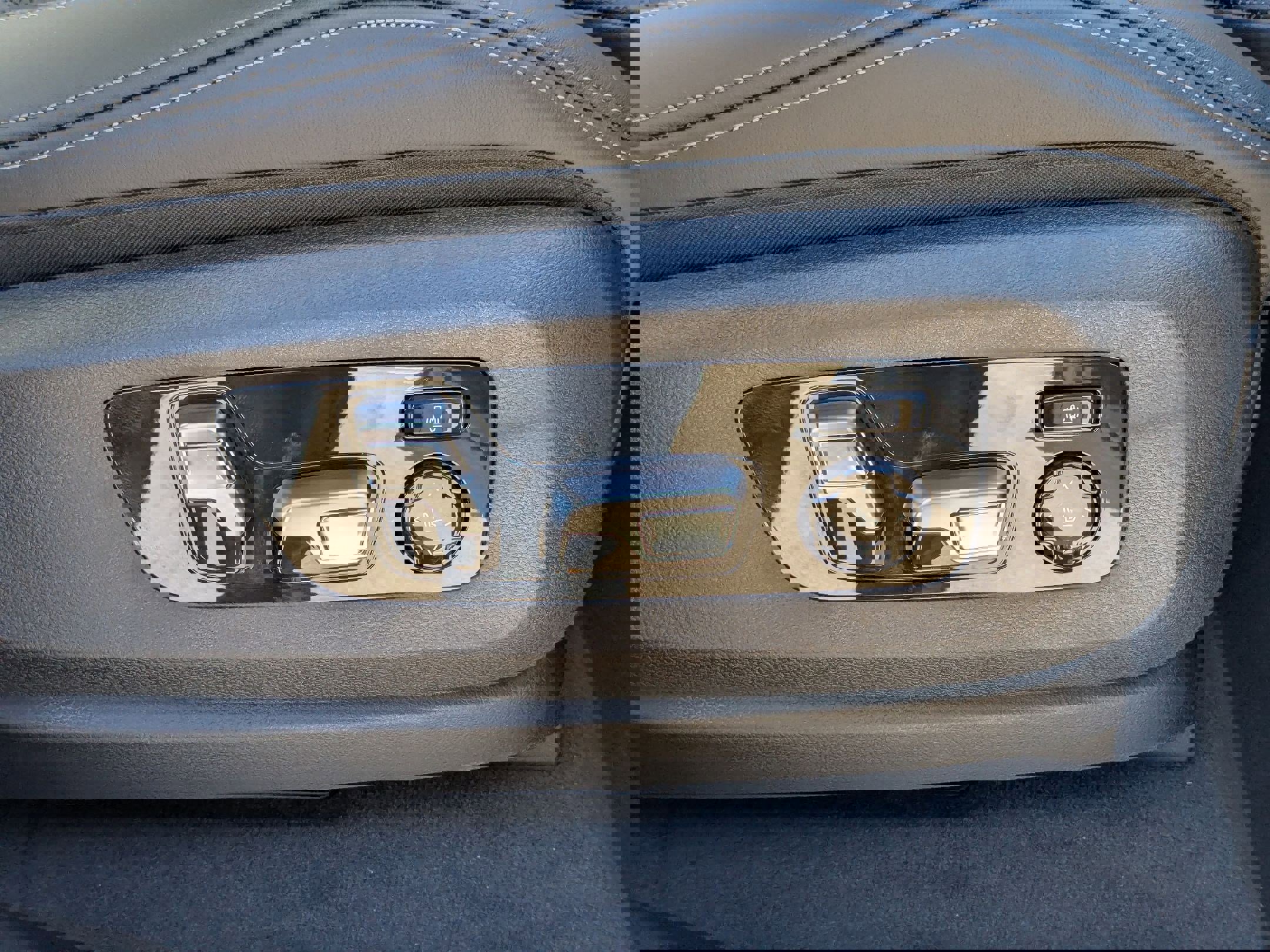 New 2026 BMW X5 xDrive40i w/ M Sport Package image 39