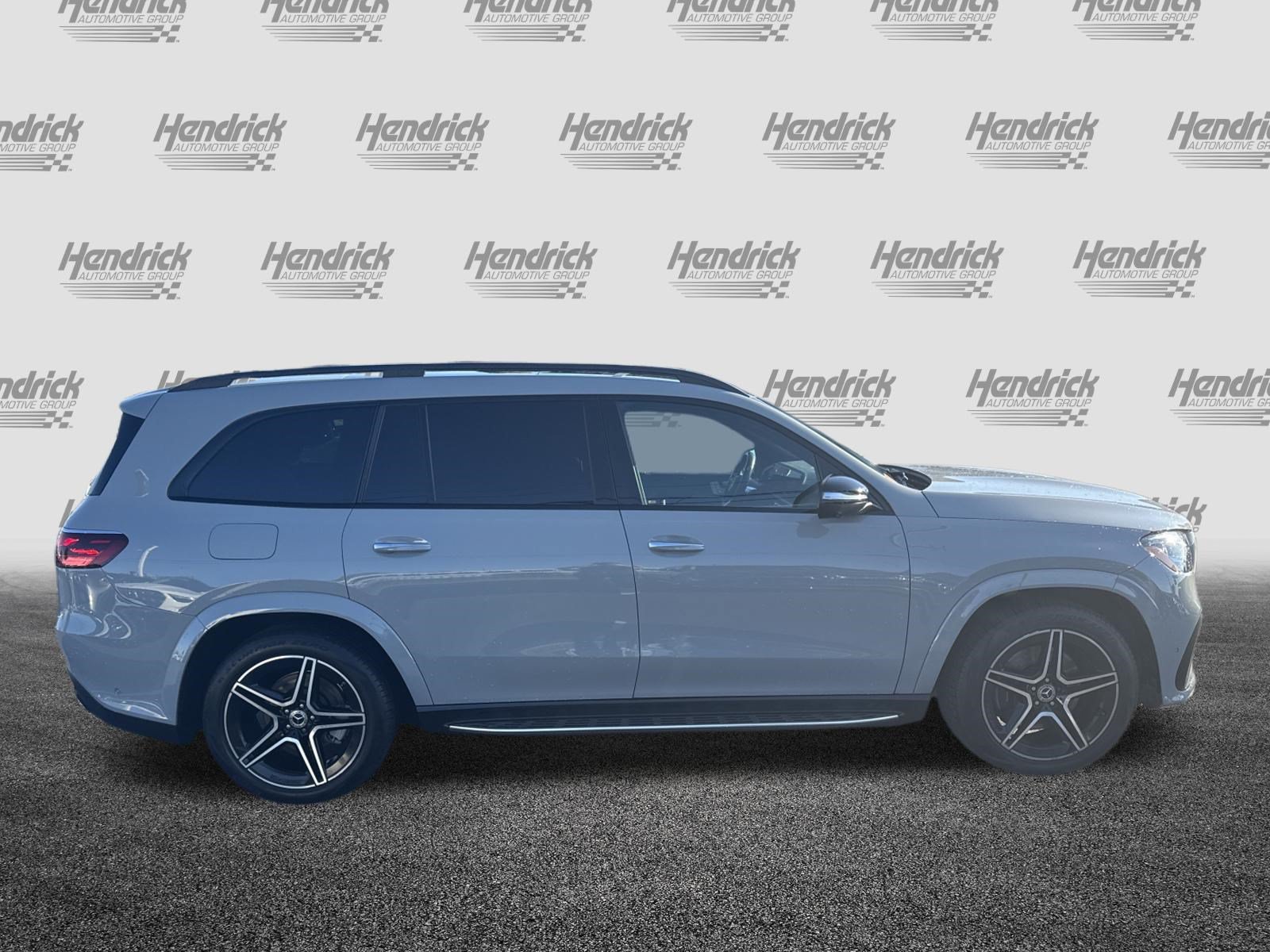 Used 2024 Mercedes-Benz GLS 450 4MATIC image 11