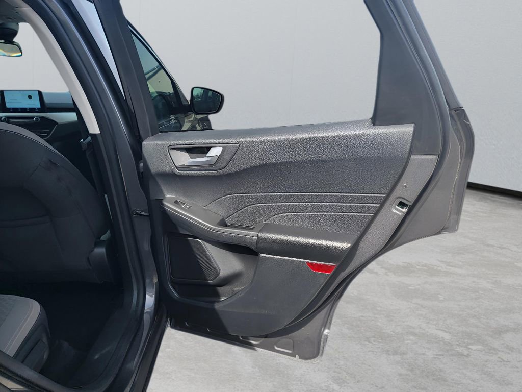 Used 2021 Ford Escape SE FWD image 28