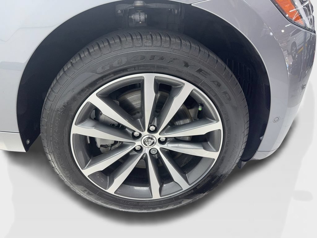 Used 2026 Jaguar F-PACE R-Dynamic S AWD/4WD image 12