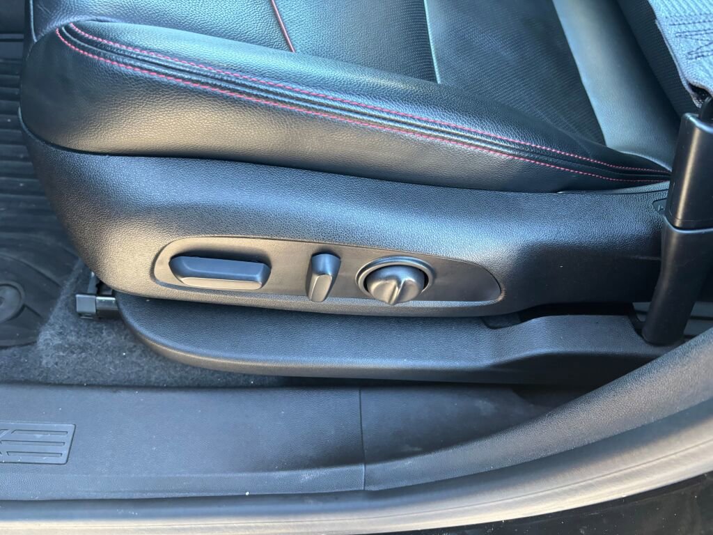 Used 2024 Chevrolet Equinox RS w/ RS Leather Package image 21