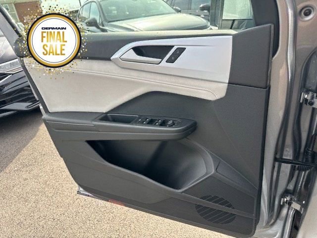 New 2025 Volkswagen Taos SE image 21