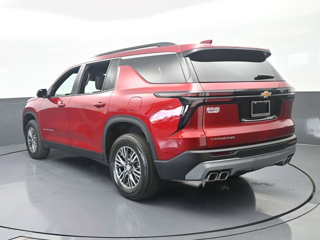 Used 2024 Chevrolet Traverse LT FWD image 4