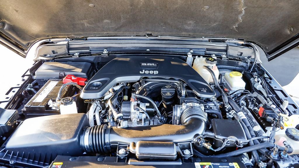 Used 2021 Jeep Wrangler Unlimited Sahara image 32