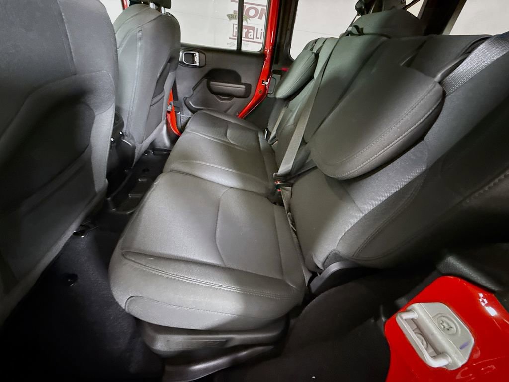 Used 2023 Jeep Wrangler Unlimited w/ Cold Weather Group AWD/4WD image 28