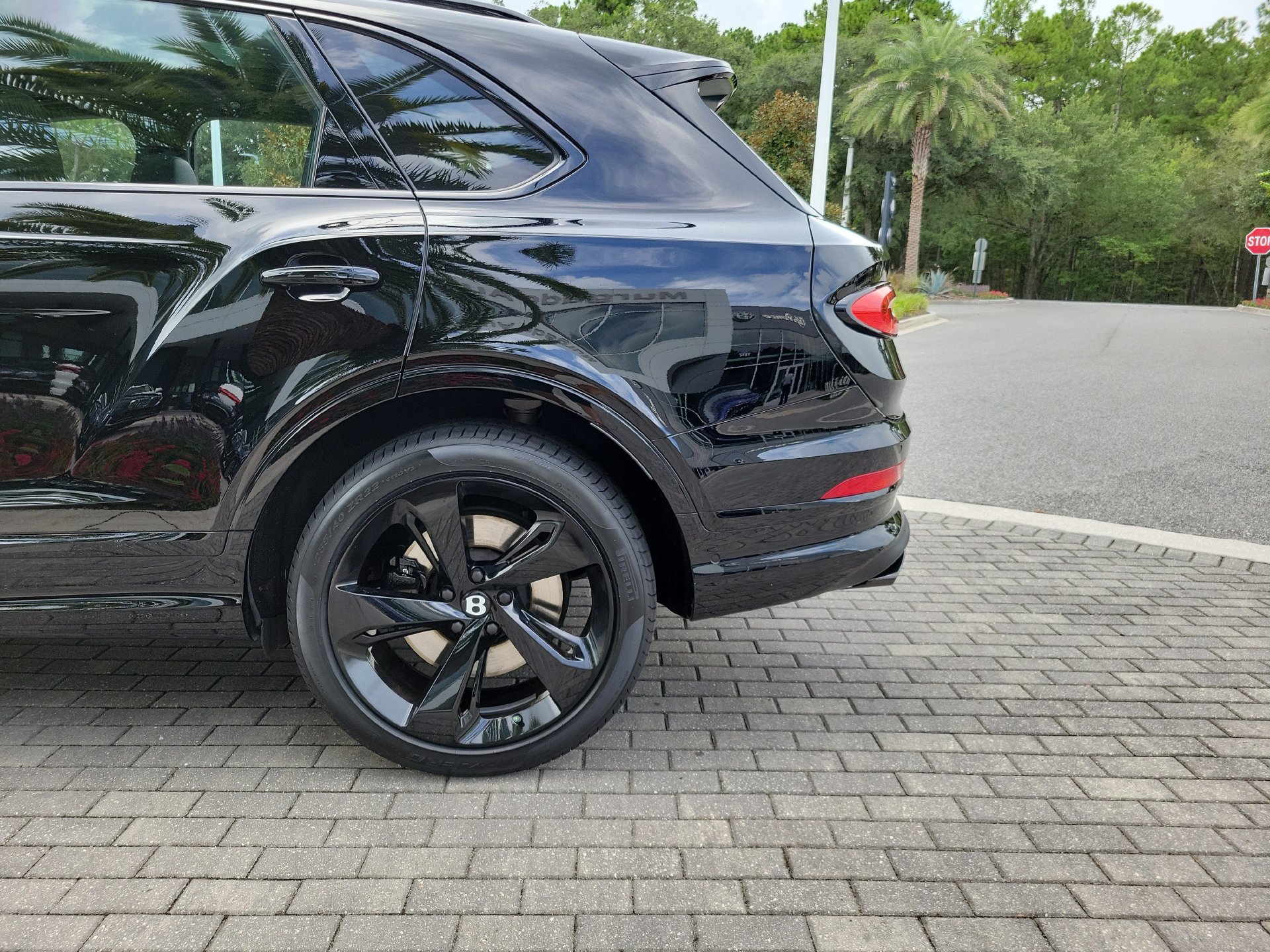 Certified 2023 Bentley Bentayga AWD/4WD image 16