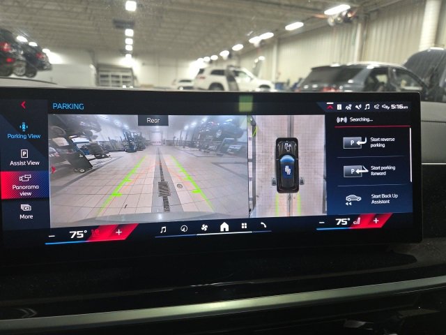 Used 2024 BMW X5 M60i image 8