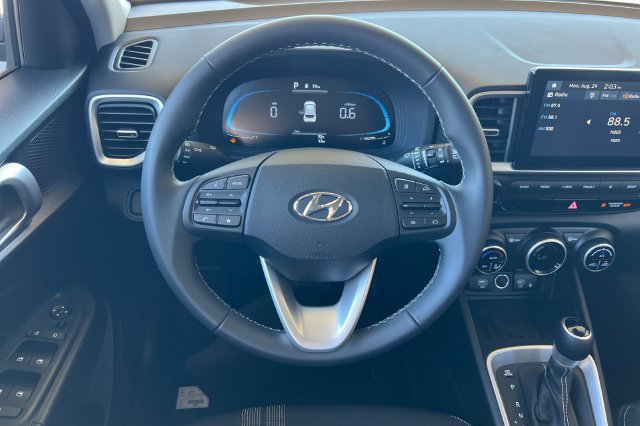 New 2026 Hyundai Venue SEL FWD image 13