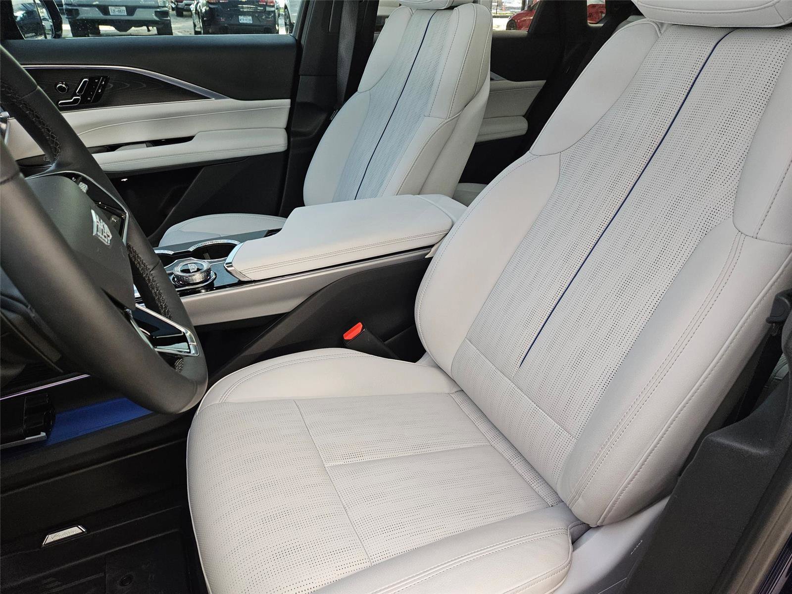 New 2025 Cadillac Lyriq Sport w/ LPO, Floor Liner Package AWD/4WD image 11