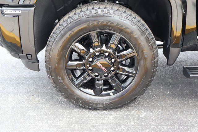 New 2026 GMC Sierra 2500 AT4 w/ AT4 Premium Plus Package image 8