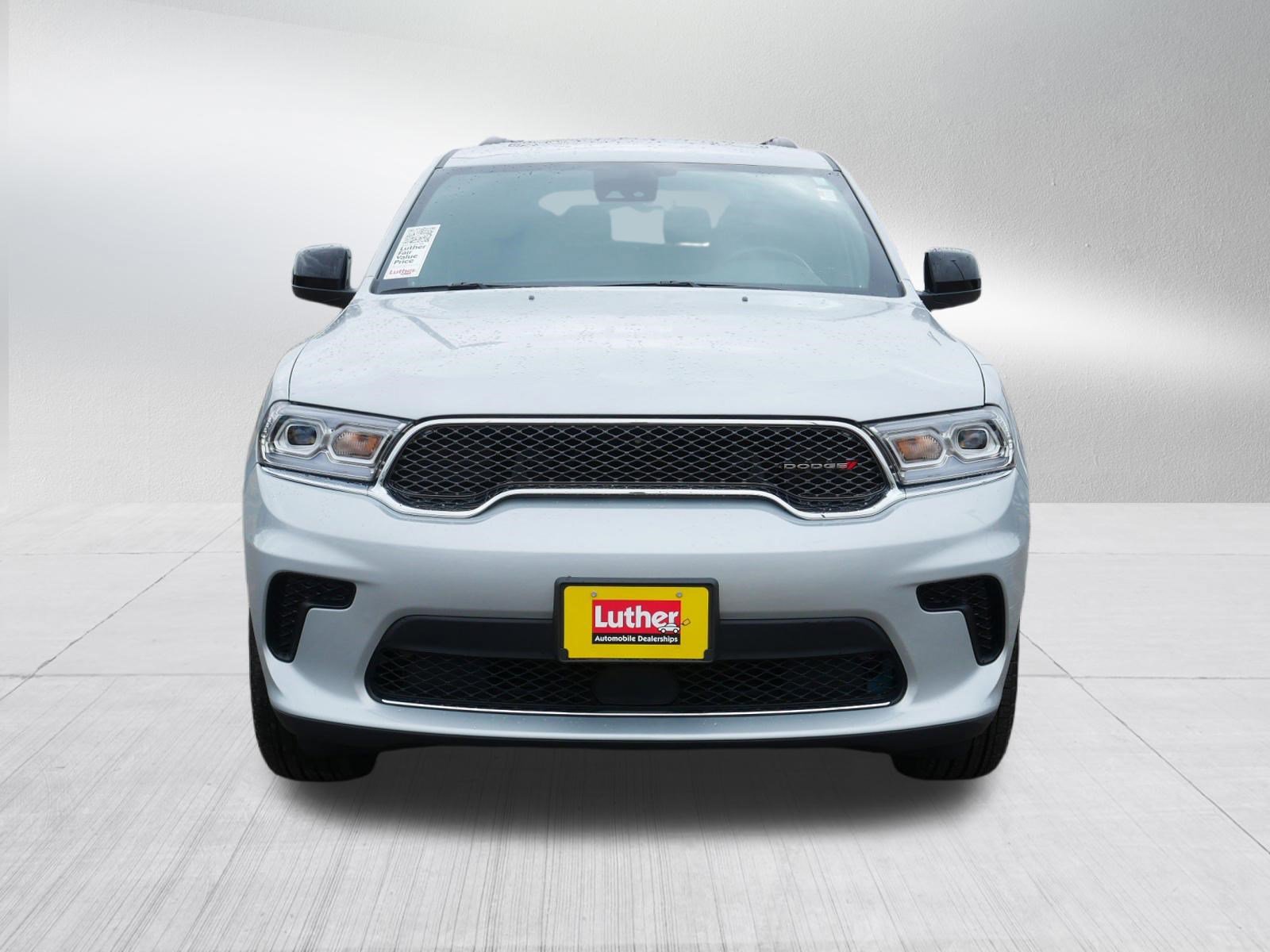 Used 2024 Dodge Durango SXT image 2