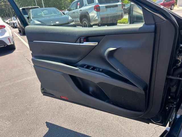 Used 2020 Toyota Camry SE FWD image 29