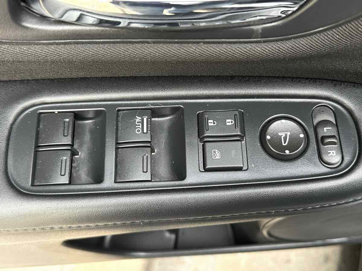 Used 2017 Honda HR-V LX image 25