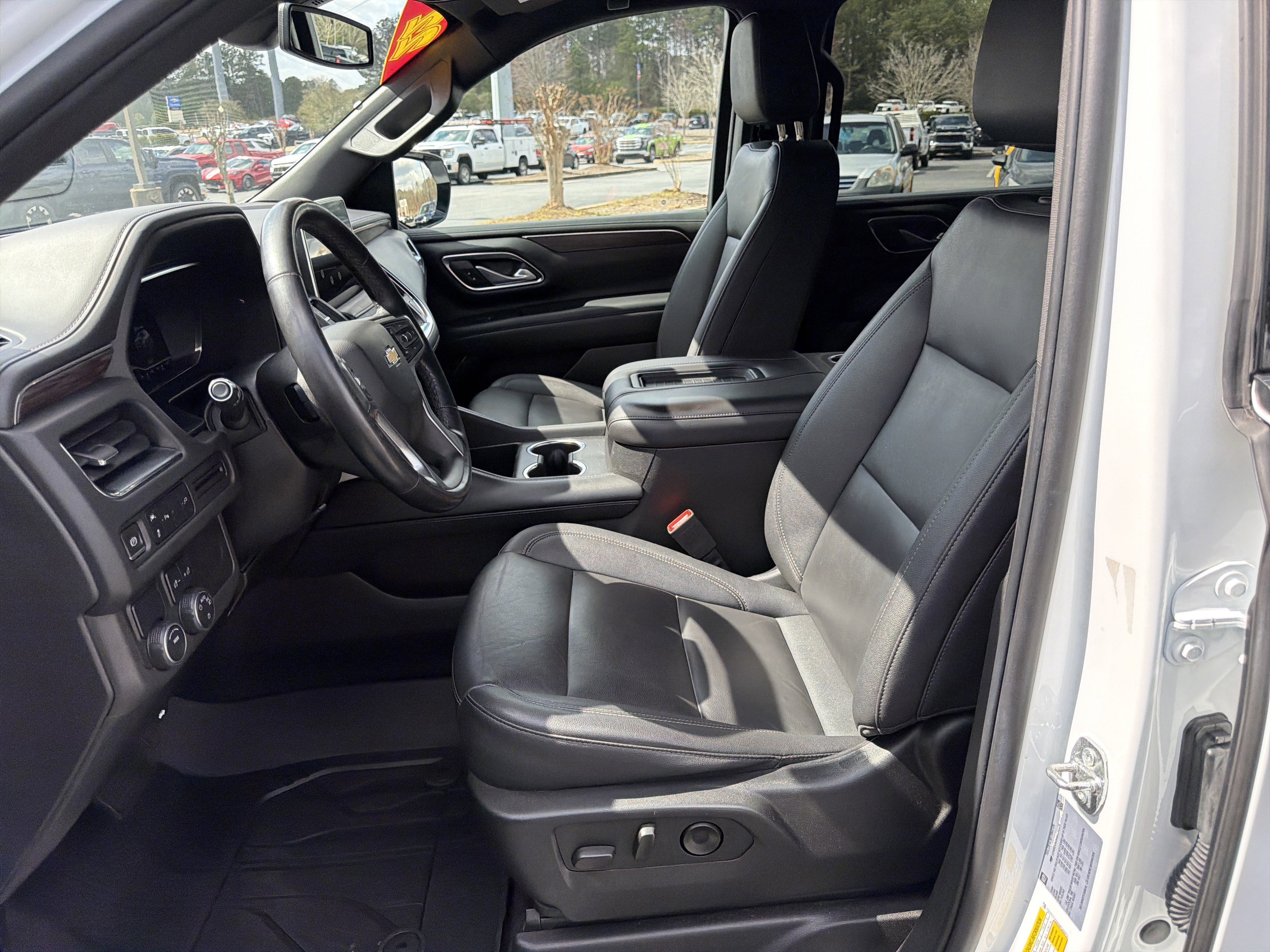Used 2022 Chevrolet Suburban LT image 9