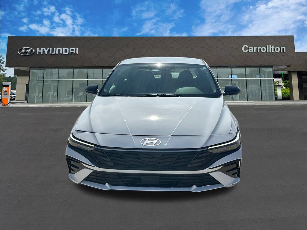 Certified 2025 Hyundai Elantra Sport FWD image 2