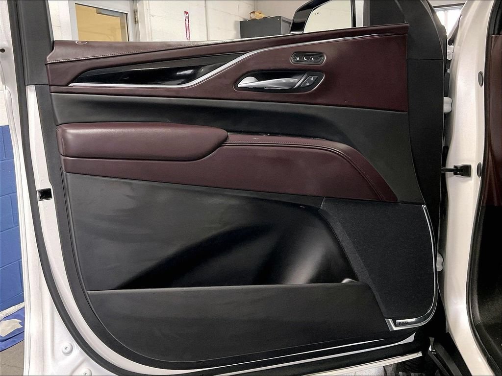 Used 2024 Cadillac Escalade Sport Platinum w/ Heavy-Duty Trailer Package AWD/4WD image 9