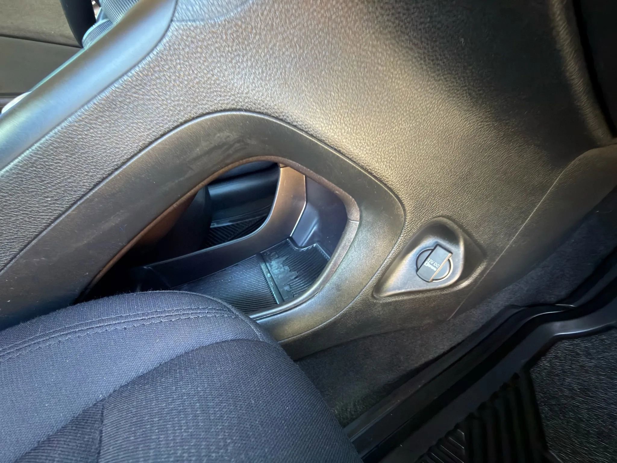 Used 2015 Chrysler 200 Limited w/ Convenience Group FWD image 5