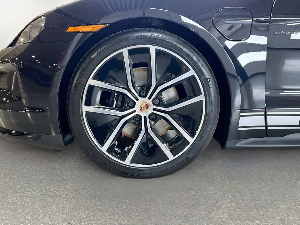 New 2026 Porsche Taycan RWD image 33
