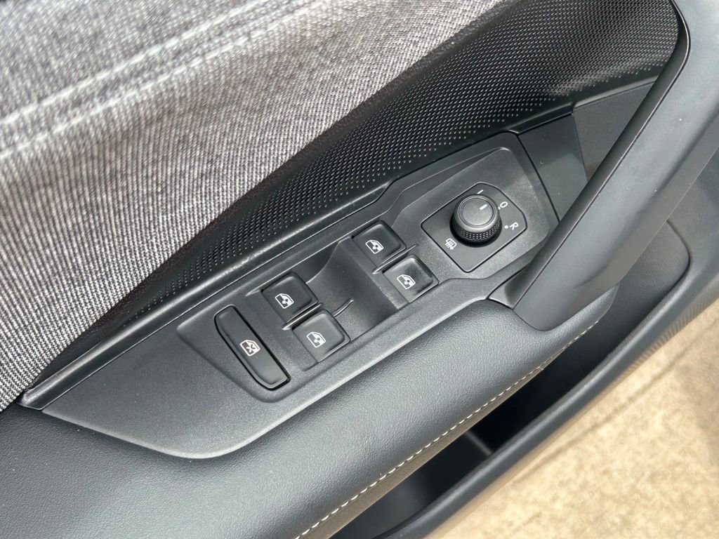 Certified 2025 Volkswagen Tiguan S FWD image 20