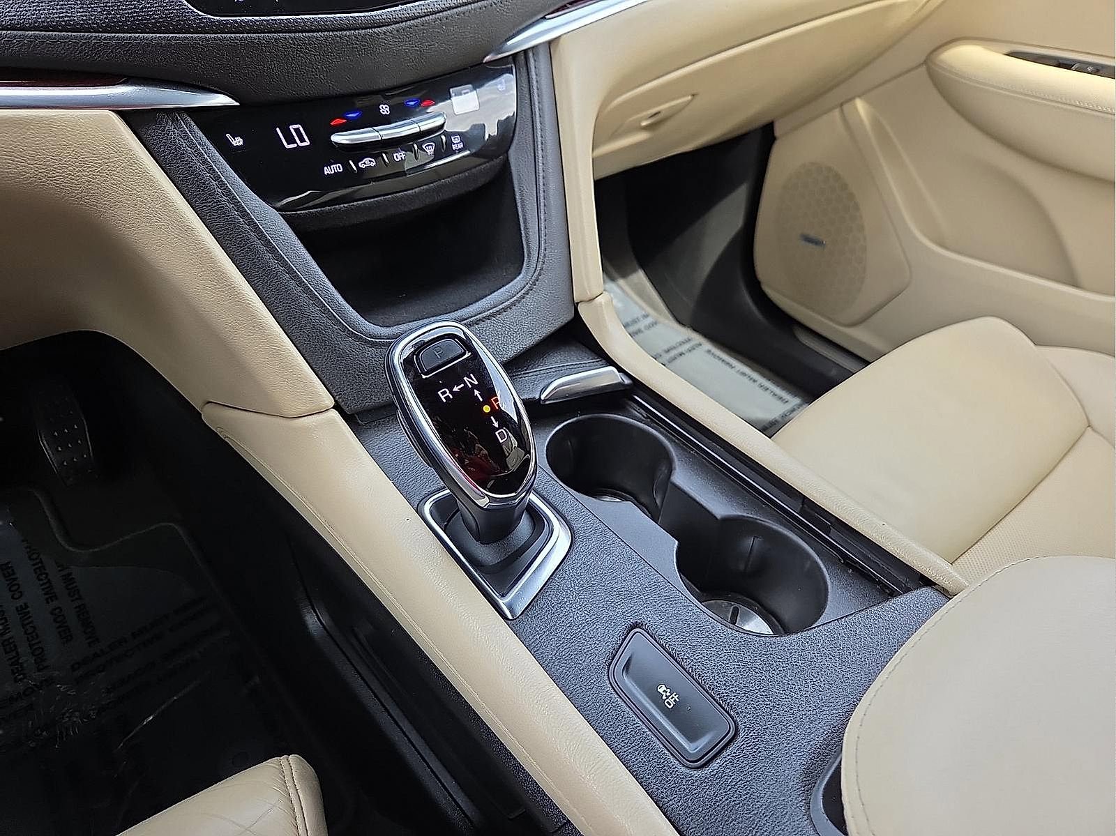 Used 2017 Cadillac XT5 Luxury w/ Driver Awareness Package image 25