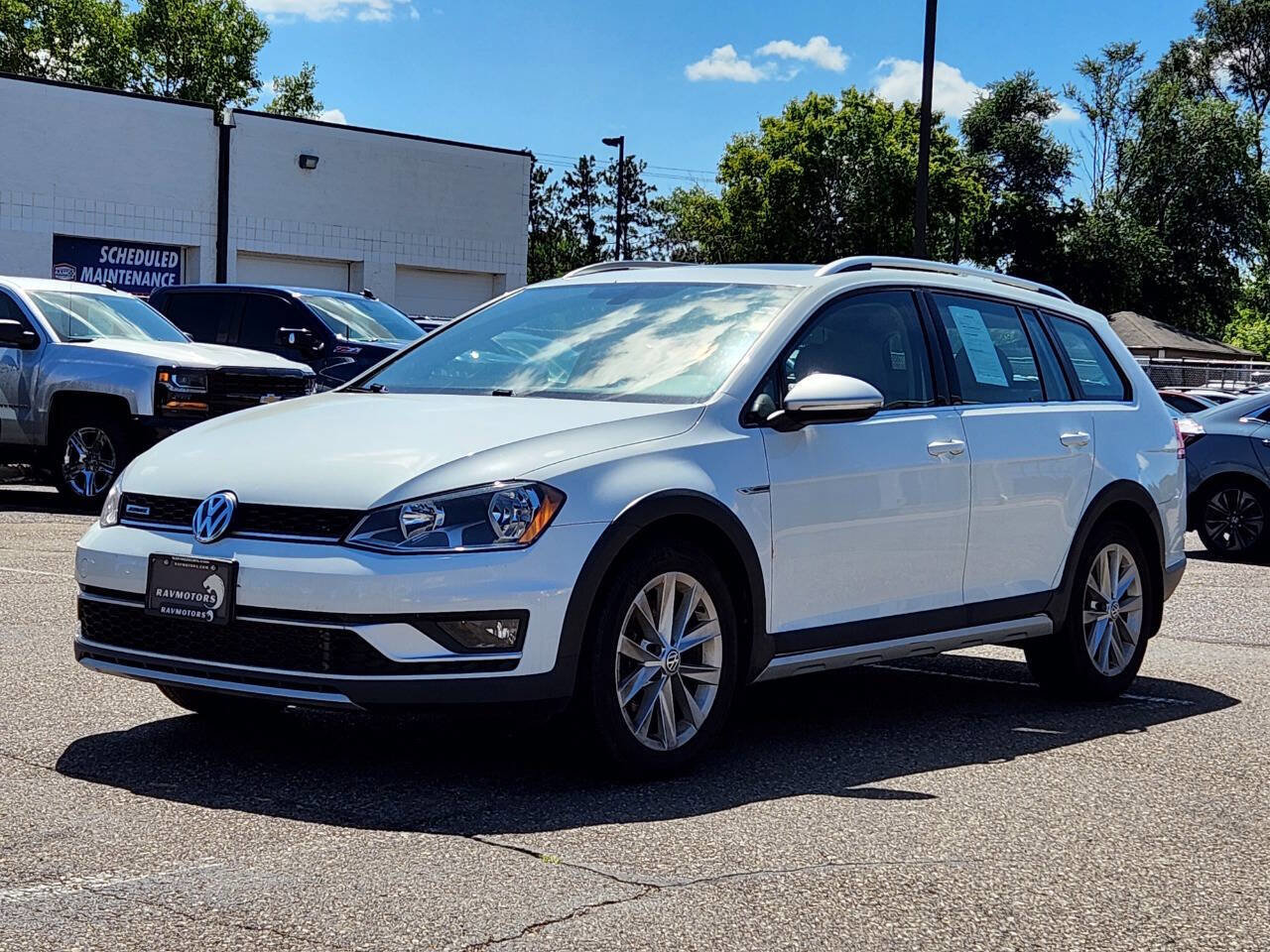 Used 2017 Volkswagen Golf Alltrack SE image 6