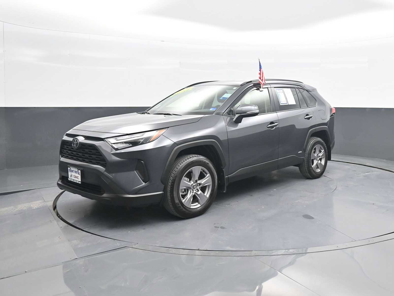 Used 2025 Toyota RAV4 XLE AWD/4WD image 4