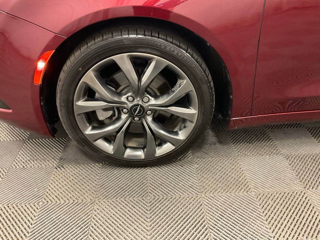 Used 2015 Chrysler 200 S w/ Navigation & Sound Group I image 8