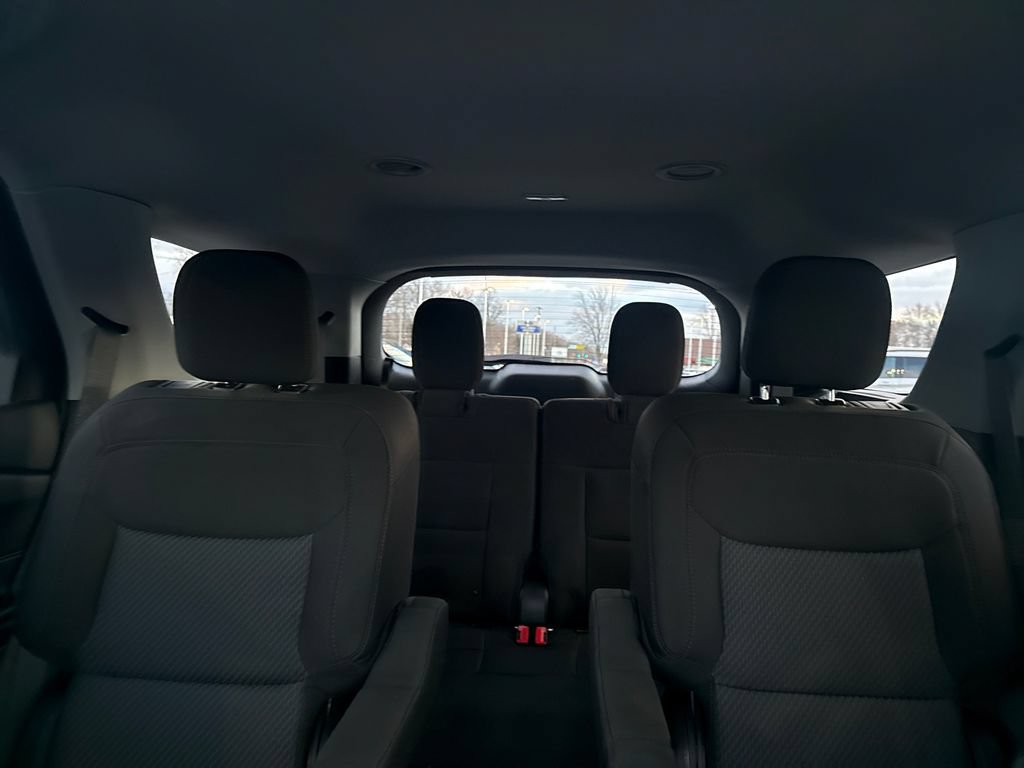 Used 2023 Ford Explorer XLT AWD/4WD image 44