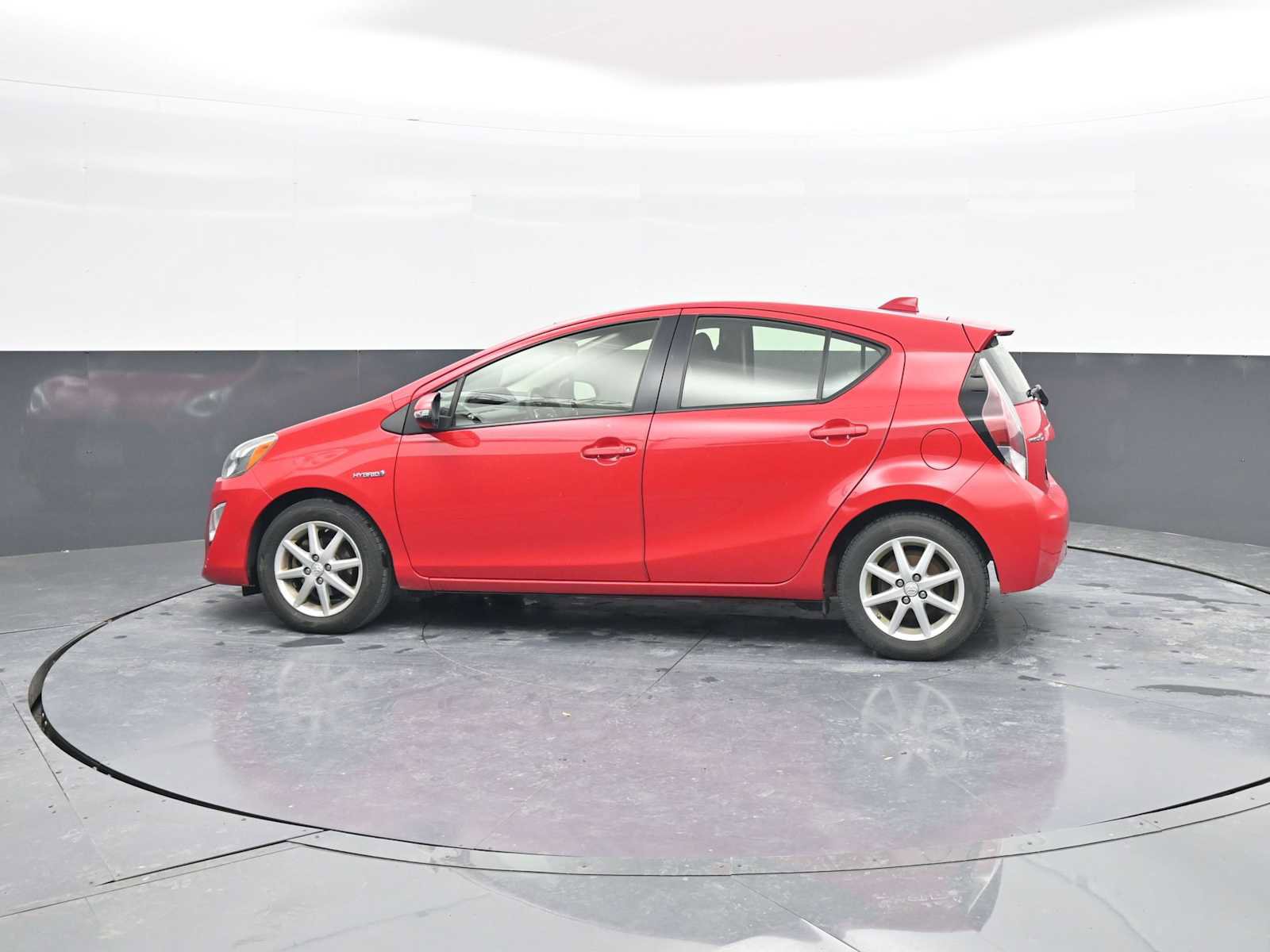 Used 2015 Toyota Prius C Three image 5